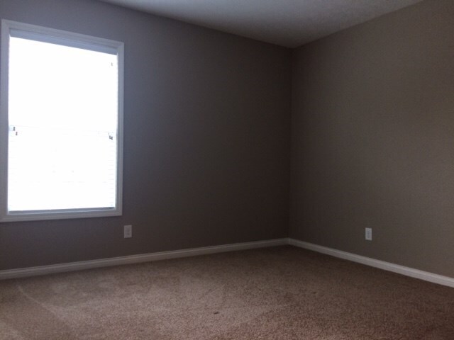 Building Photo - 2114 Village Run