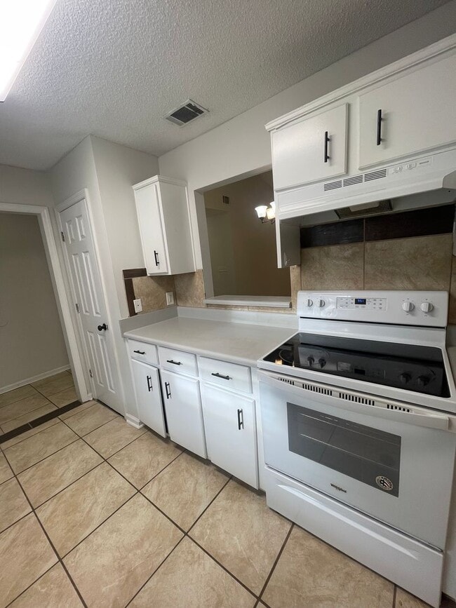 Building Photo - 117 Leeswood Cir