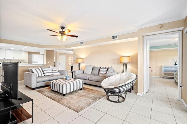 Building Photo - 12528 Crystal Pointe Dr