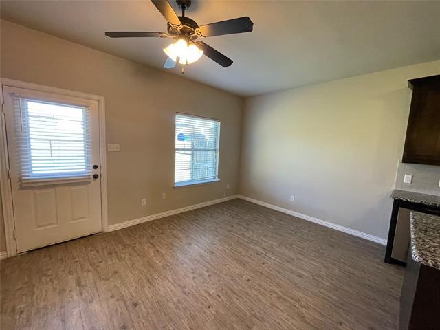 Foto del edificio - 8711 Ellis Dr