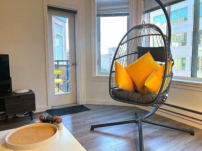 Foto del edificio - 2415 2nd Ave