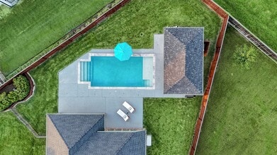 Building Photo - 6706 Warbler Way