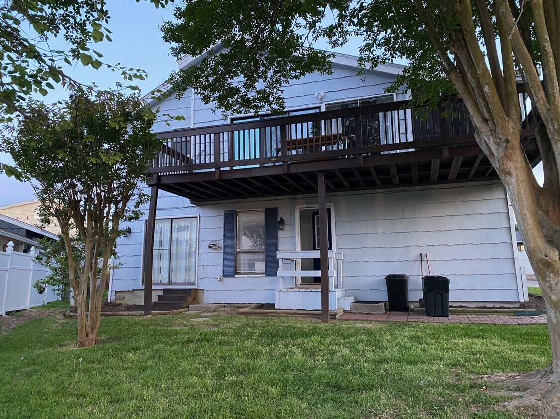 119 April Point Dr N, Montgomery, TX 77356 Townhome Rentals in Montgomery TX