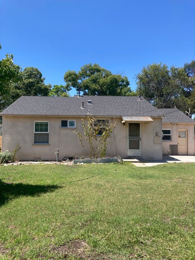 Building Photo - SINGLE FAMILY HOME