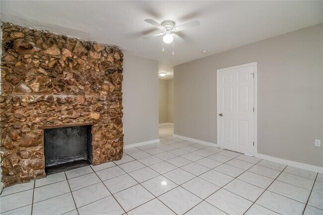 Foto del edificio - 6813 N 14th St