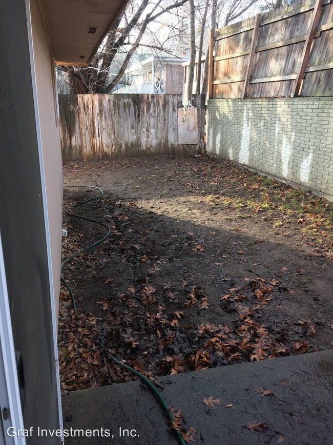 Foto del edificio - 1704 Bonnie Doon Ave