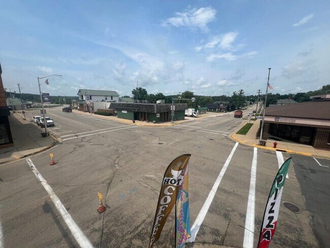 Foto del edificio - 300 E Milwaukee St