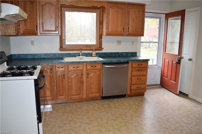 Building Photo - 3855 Wallings Rd