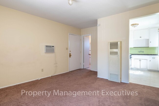 Building Photo - Nice Studio in La Mesa