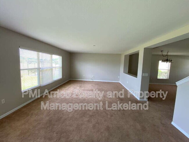 Building Photo - 6955 Lake Eaglebrooke Dr