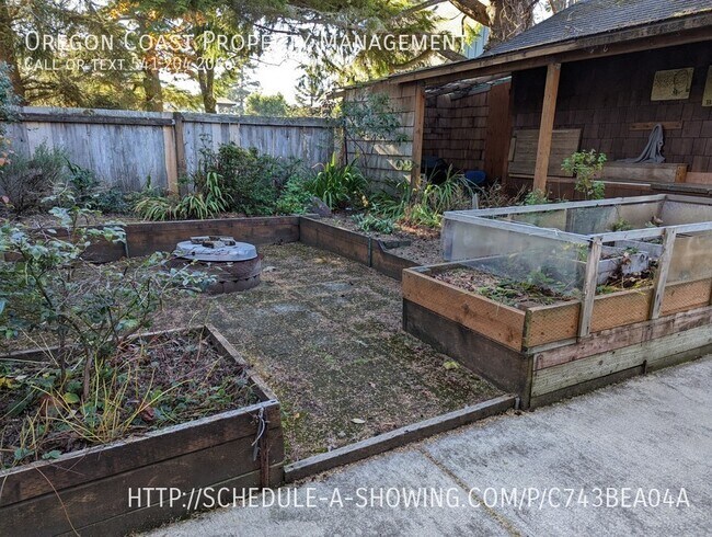Foto del edificio - 3 bedroom home in Rockaway beach