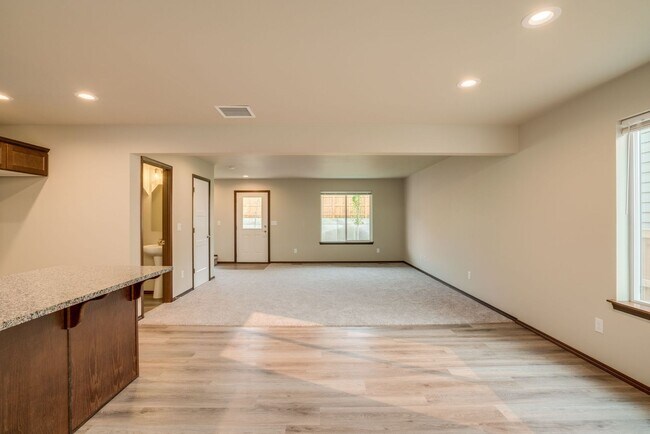 Building Photo - Fantastic 3-Bed, 2.5 Bath with 2-car garage!