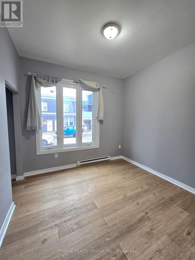 Building Photo - 259 Clarence St