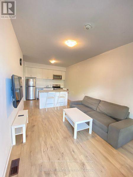 Photo du bâtiment - 1720 Simcoe St N