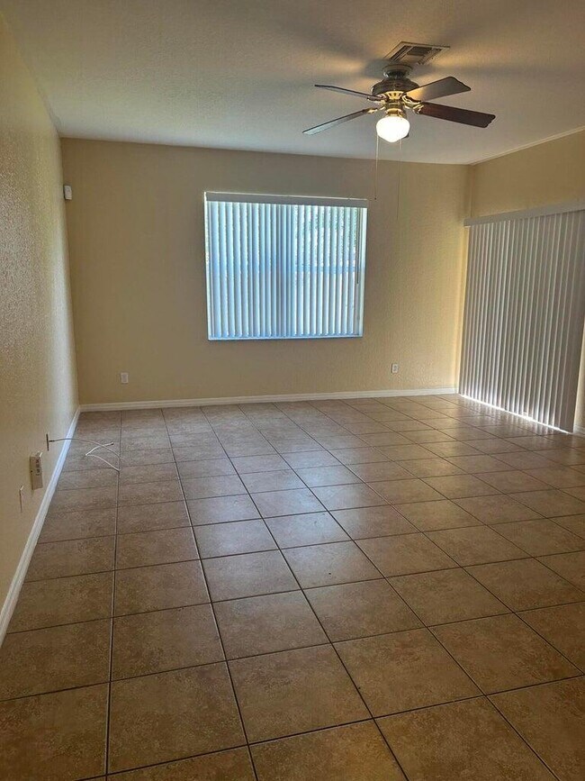 Foto del edificio - 9426 Windrift Cir