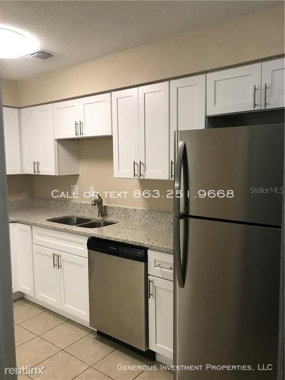 Primary Photo - 2 br, 1 bath Duplex - 755 N Oak Ave