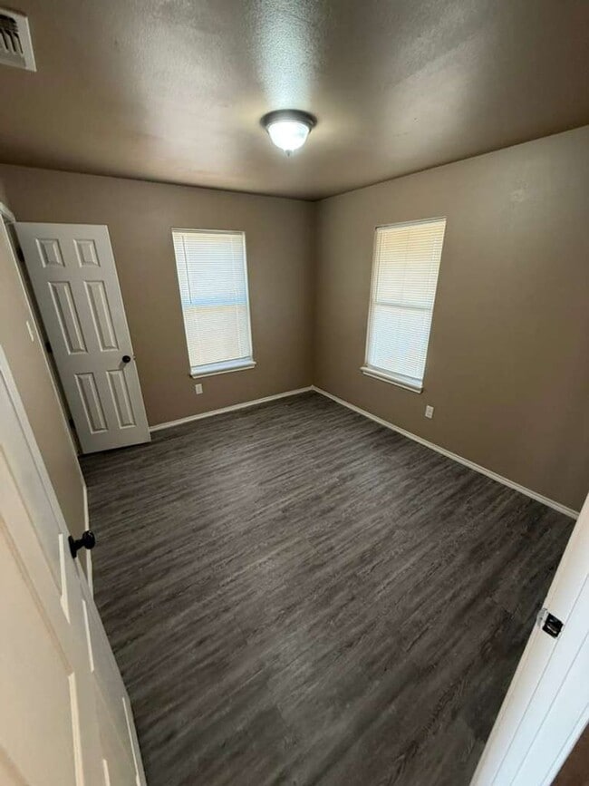 Foto del edificio - $0 First Month's Rent / $0 Deposit at Move-in