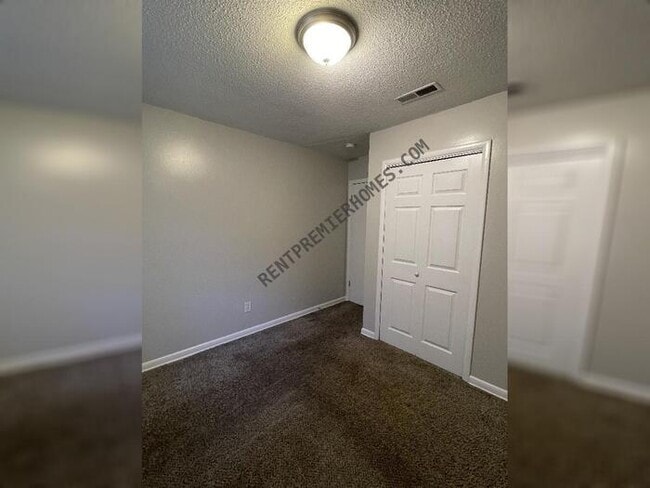 Building Photo - 8500 Shelley Dr