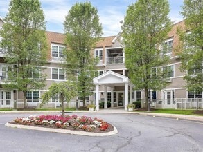 Building Photo - 110 Sutton Dr