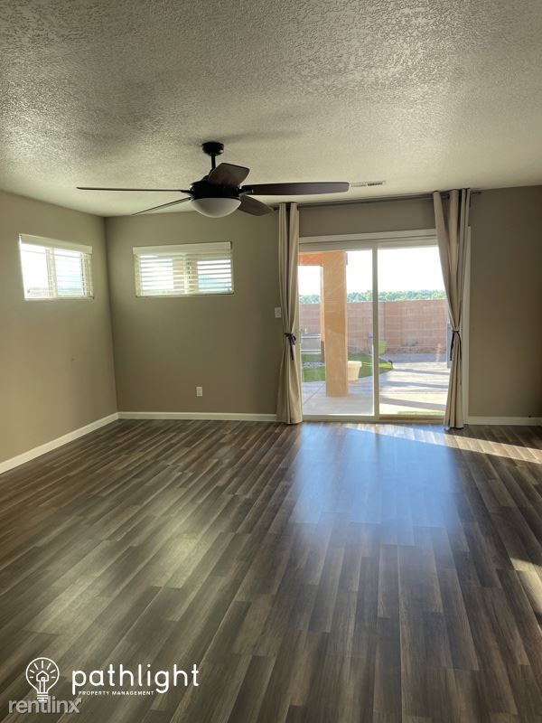 Building Photo - 3 br, 3 bath House - 8232 Bluffs Edge Plac...