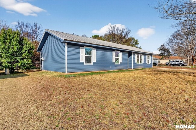 Building Photo - 215 Oxford Ln