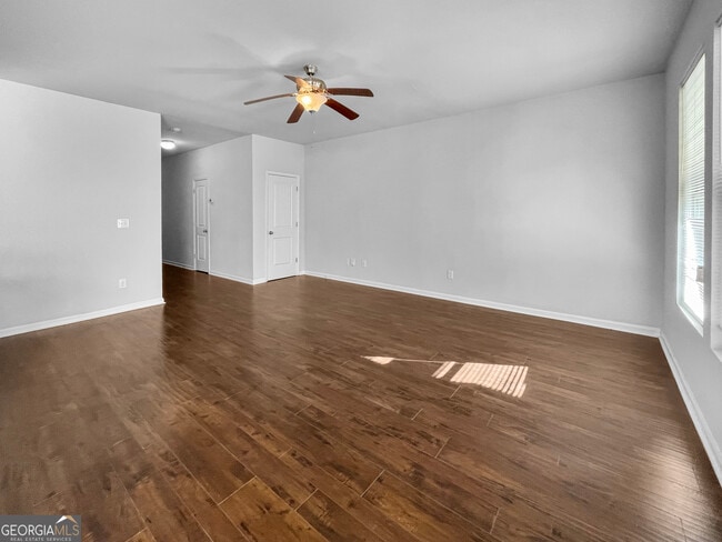 Building Photo - 116 Daisy Cir