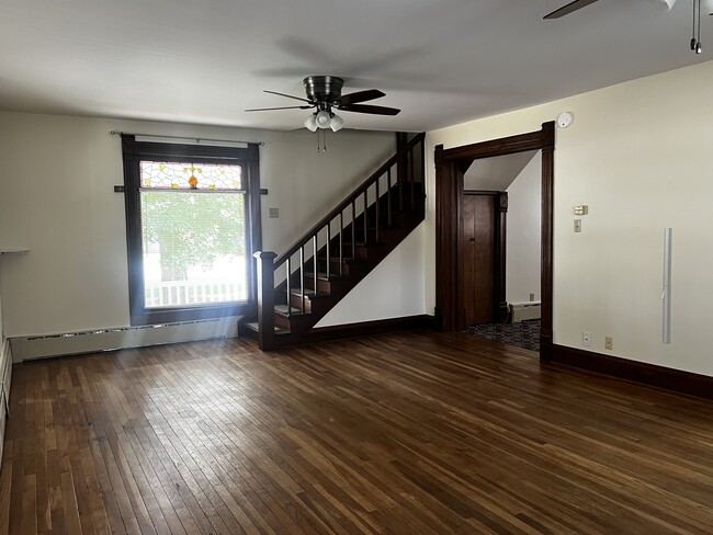 Building Photo - 700 E Sangamon Ave