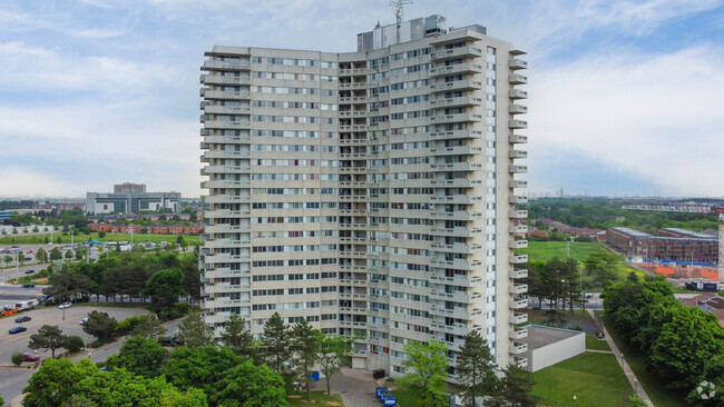 Building Photo - 220 Steeles Avenue West