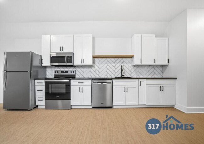 Foto del edificio - Modern Two Bedroom with Balcony in Holy Cross