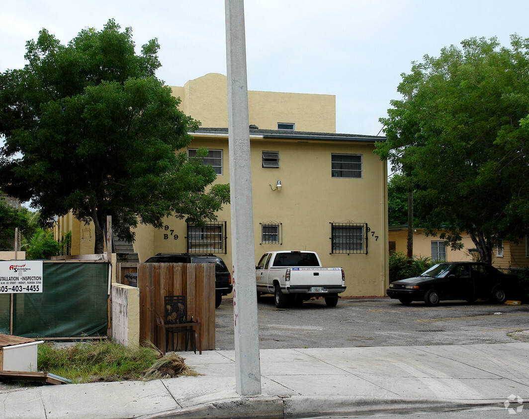 Building Photo - 979 NW 4th St