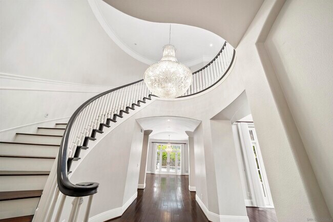 Building Photo - 5113 Meadows Del Mar
