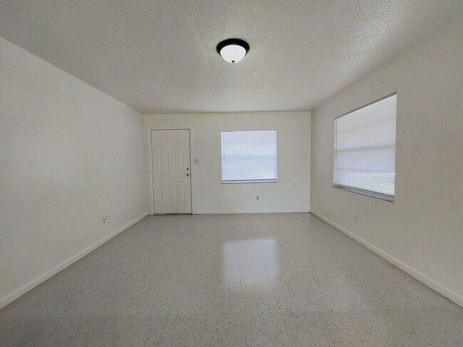 Foto del edificio - 435 W Alamo Dr