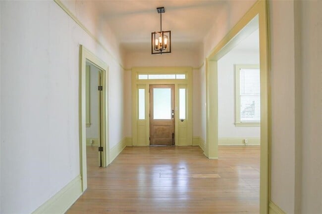 Foto del edificio - 1013 E 26th St