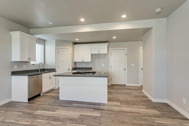 Building Photo - 808 S 1710 E