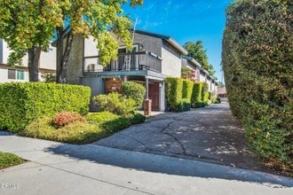 Building Photo - 808 Magnolia Ave