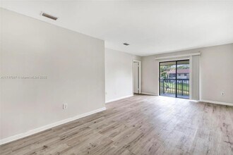 Building Photo - 6020 Shaker Wood Cir