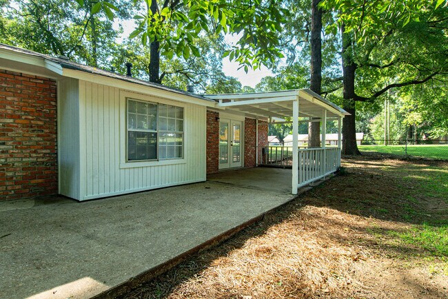 Building Photo - 4228 Johnstown Dr
