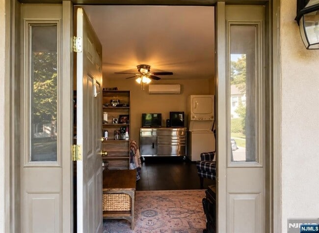 Building Photo - 6 Pineview Terrace