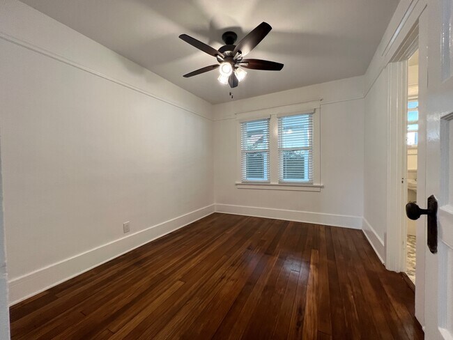 Building Photo - 1343 Chelsea Ave