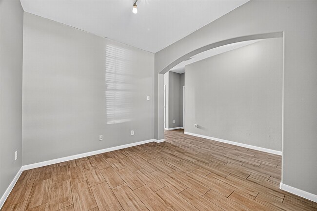 Foto del edificio - 2111 Castle Gardens Ln