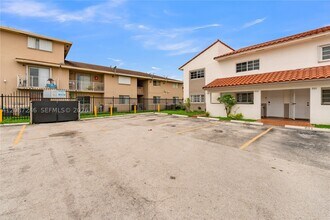Building Photo - 7878 W 29th Ln