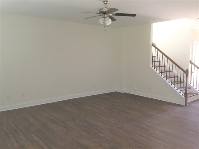Foto del edificio - 2910 Phillips Fairway Drive