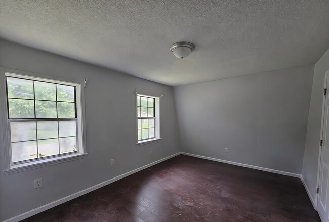 Foto del edificio - 2417 Robertsdale Rd