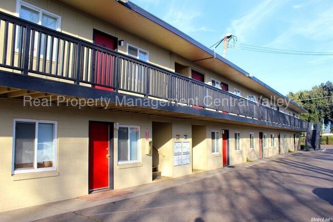 Building Photo - 617 Tully Rd