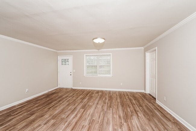 Building Photo - 204 Ashley Dr