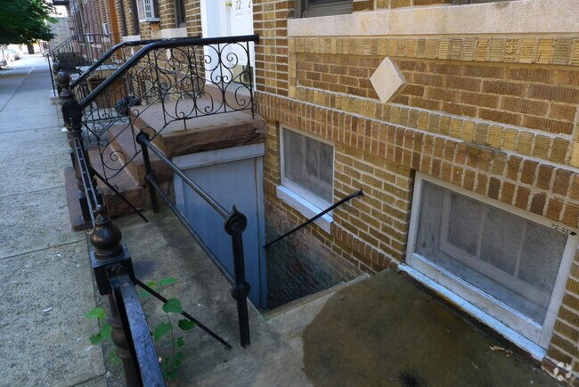 Building Photo - 40-17 67th St