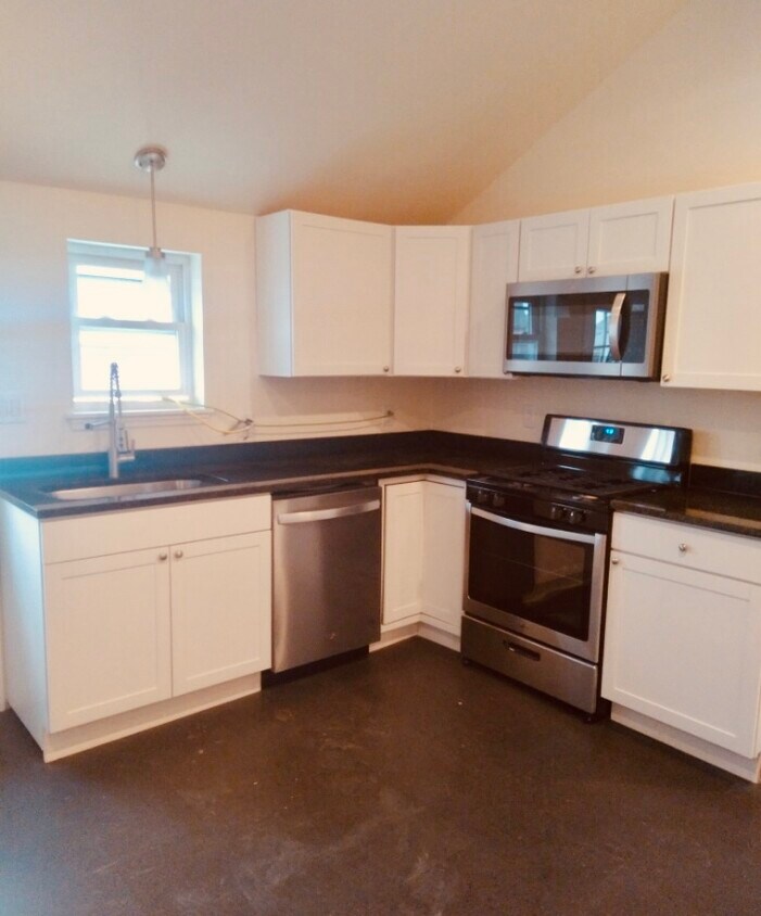 517 Delaware Ave Unit 3, Olyphant, PA 18447 Rentals in Olyphant at 517