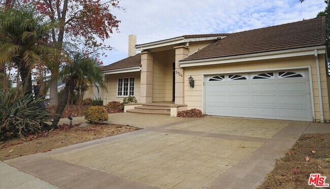 Building Photo - 3734 Gleneagles Dr