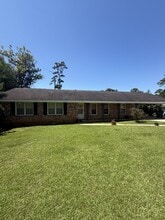 Building Photo - 111 Pinecrest Dr