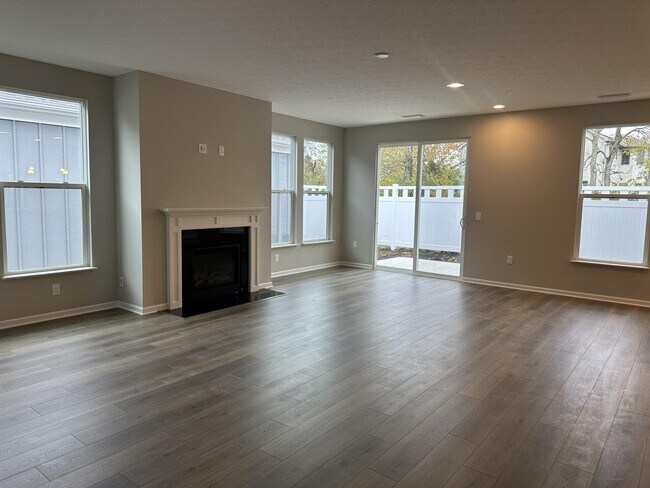 Foto del edificio - 4493 Marilyn Ct